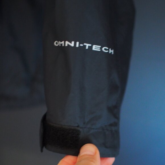 Columbia | Like NEW Men's EvaPOURation Rain Jacket - Picture 3 of 10